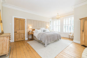 Bed- click for photo gallery